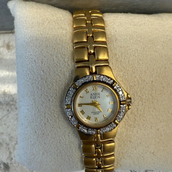 Pre-Owned Anne Klein Diamond Swiss Watch Ladies stainless back - Picture 2 of 10